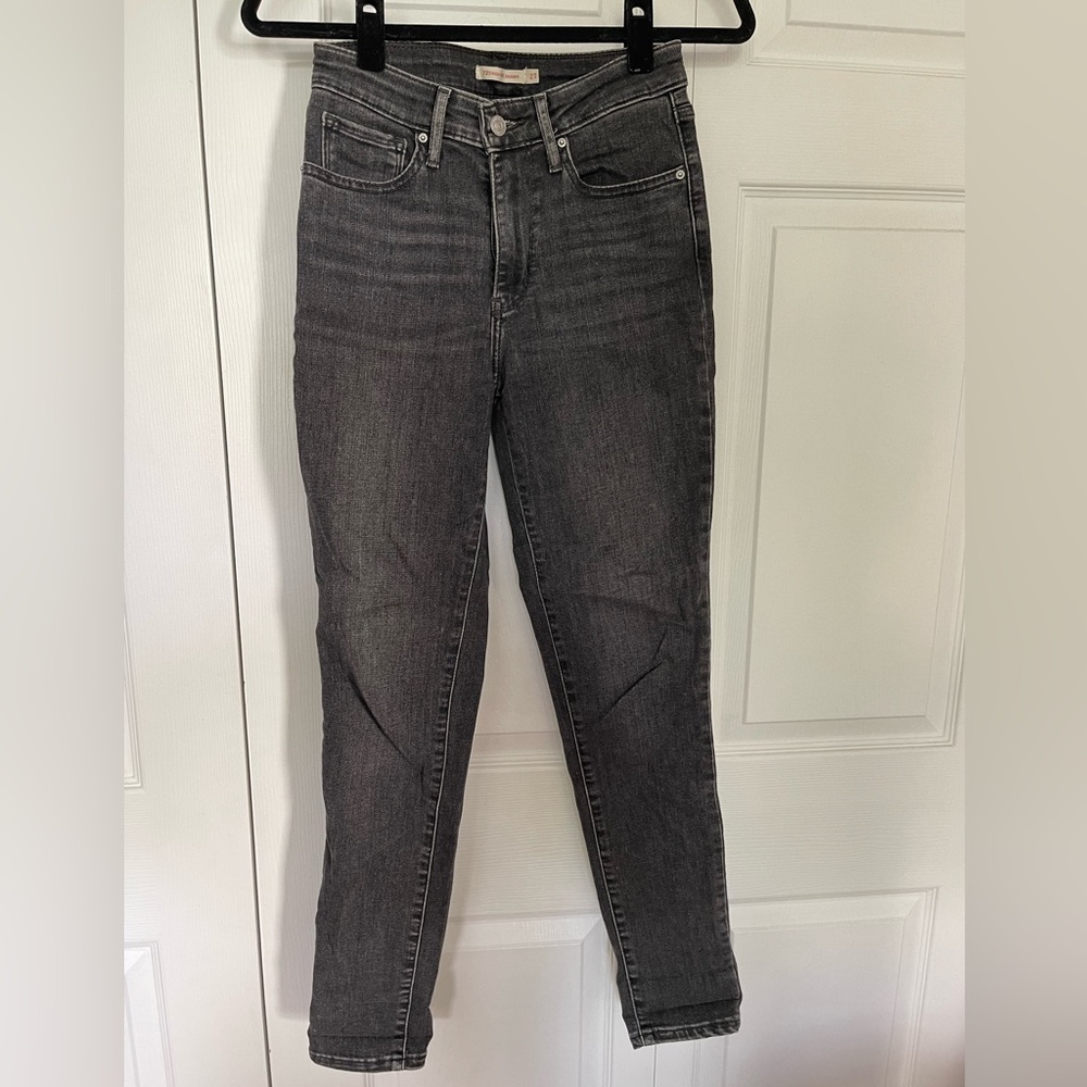 Levi’s 721 High Rise Skinny Jeans Distressed Black